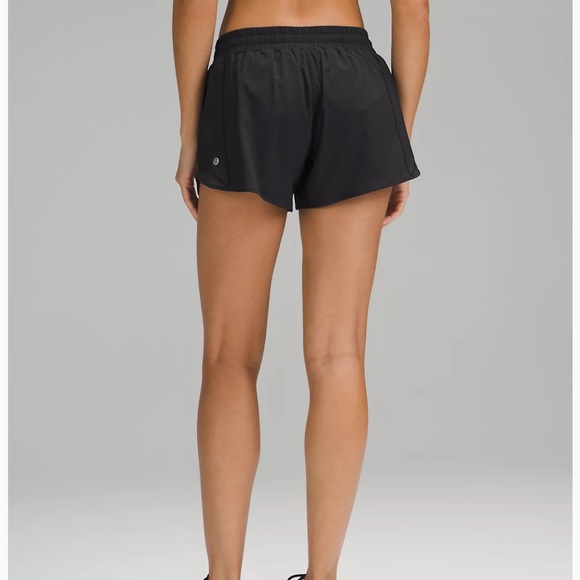 NWT Lululemon Hotty hot LR shorts 4” Lined - Picture 3 of 5